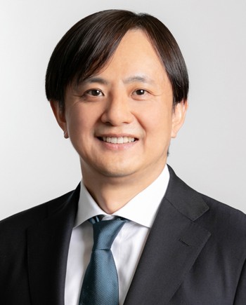Kenji Utsumi Photo